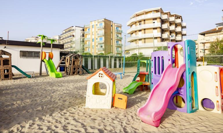 brorafamilyvillage it offerta-speciale-apertura-hotel-lido-di-savio-al-mare 014